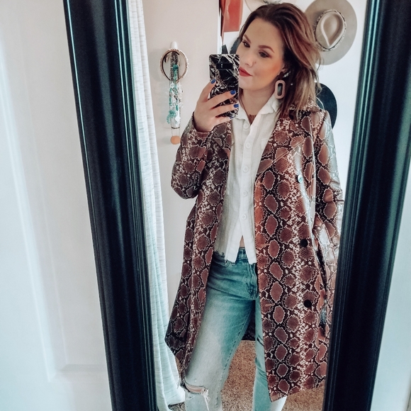 Meet your Posher, Courtney - Picture 4 of 4